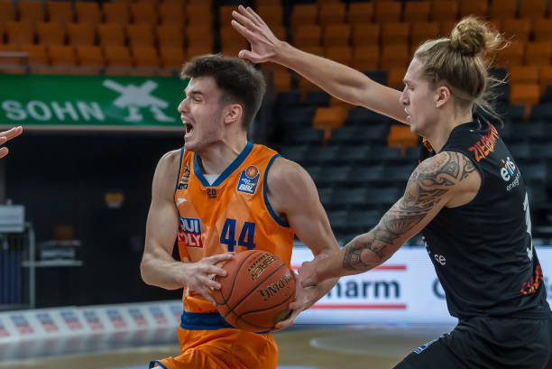 他对球员的 他对球员的